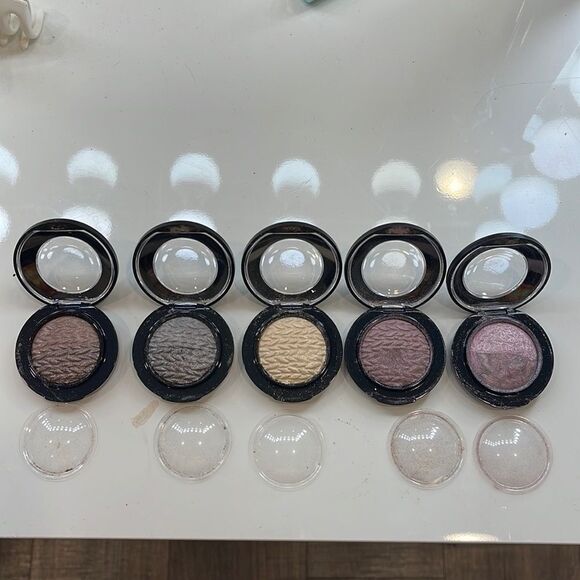 MAC EYESHADOW BUNDLE! - Picture 1 of 11